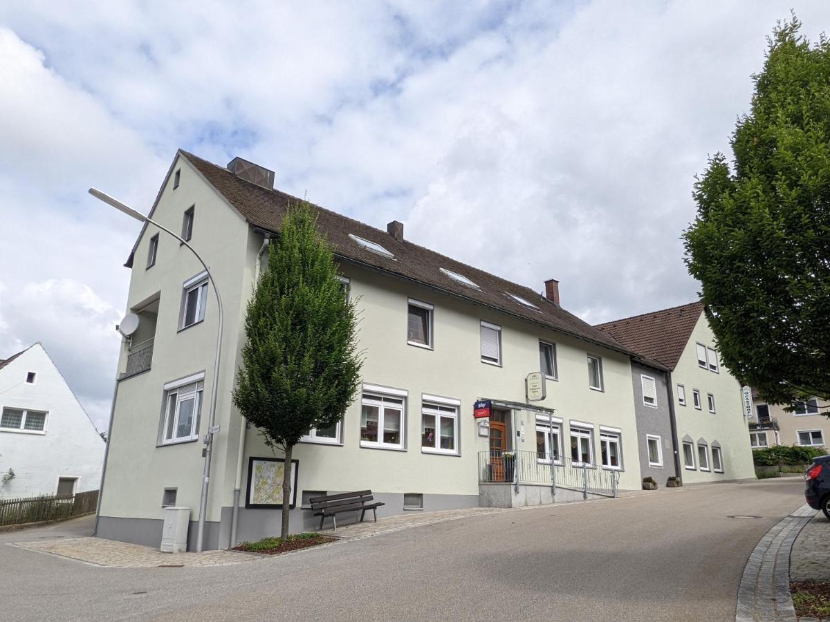 Zum Schwarzen Baeren Hotel Vohenstrauss Exterior photo